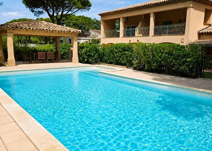 Appartement Vue Piscine A 2 Pas De La Plage