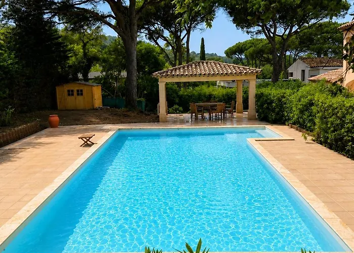 Appartement Vue Piscine A 2 Pas De La Plage